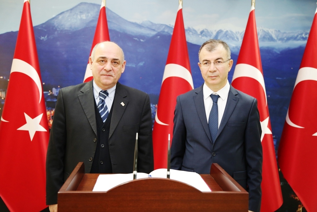Artvin Valisi Yılmaz Doruk, dost ve kardeş ülke Gürcistan’la her alanda mevcut iyi ilişkilerinin artarak devam ettiğini söyledi.