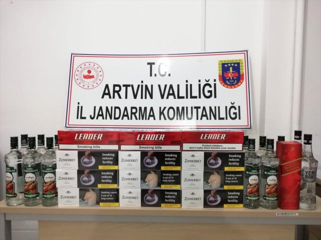Artvin’de Gümrük Kaçağı Sigara ve İçki Ele Geçirildi