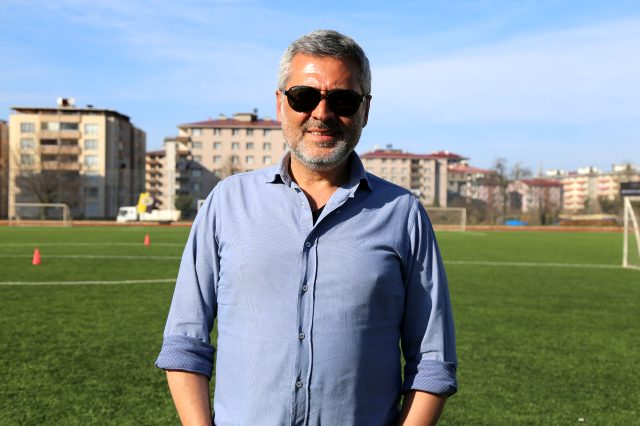 Arhavispor Başkanı Yücel Satıral, futbolcu maaşları için evini satıp kredi çekti