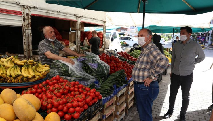 Arhavi’de Pazar Alış Verişine Çıkan Vatandaş Pahalılıktan Dert Yandı