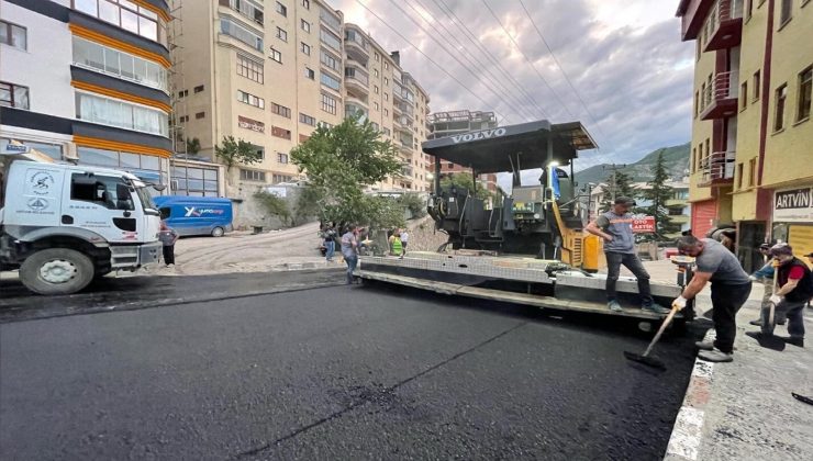 ARTVİN YOLLARI ASFALTLANMAYA BAŞLANDI.