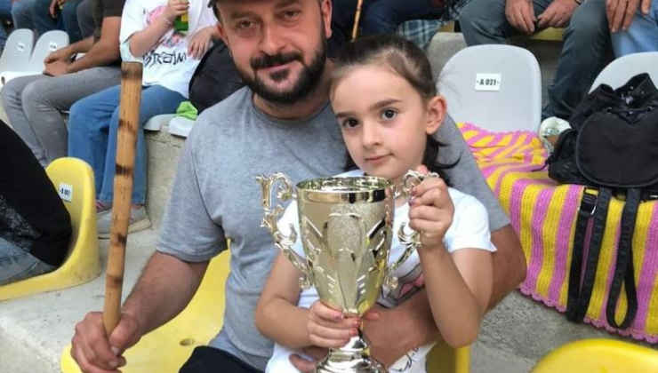 Minik İlkay park edilmeye çalışılan kamyonetin altında can verdi