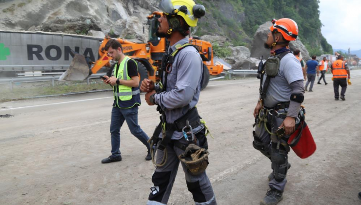Artvin’deki heyelan sonrası dağcılar incelemede bulundu